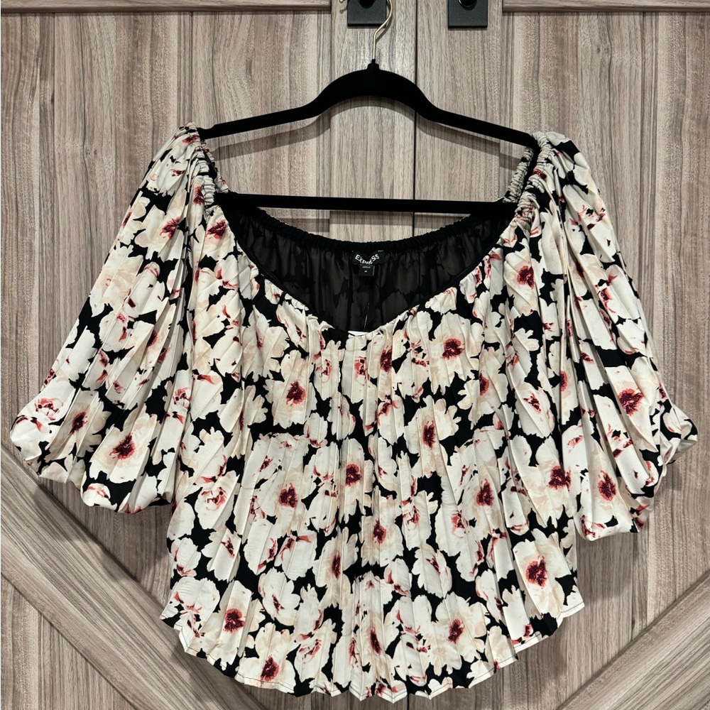 NWT Floral Pleated Off-Shoulder Crop Top